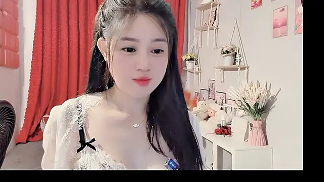 Bee-Cherry online show from June 4, 2026, 5:57 am