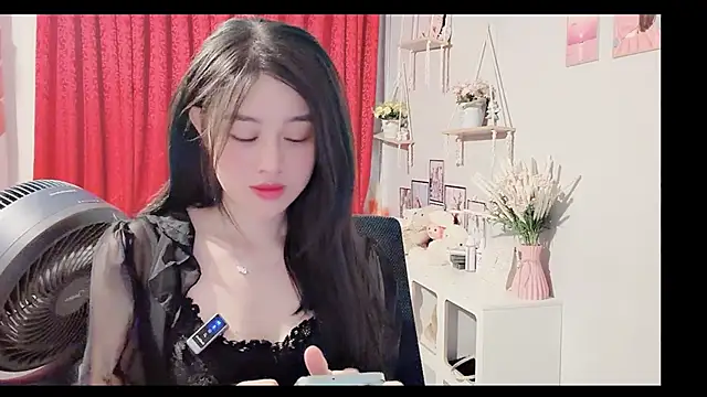Bee-Cherry online show from June 7, 2026, 8:01 pm