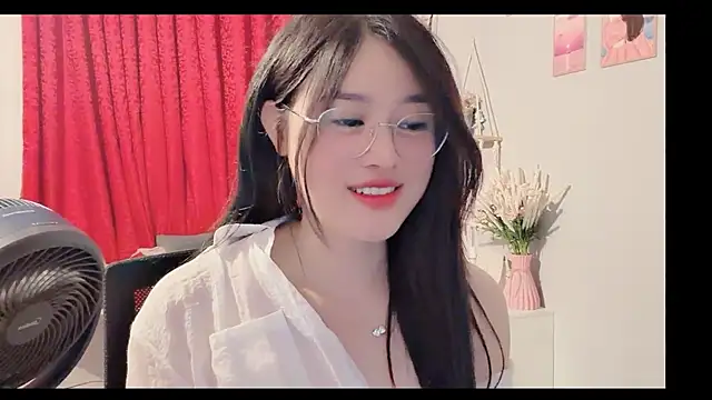 Bee-Cherry online show from June 9, 2026, 1:56 pm