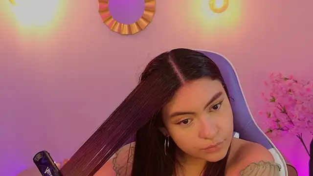 mayavexx online show from May 25, 2026, 2:56 pm