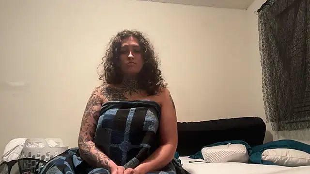 shadowmanNsnowflake online show from July 7, 2026, 2:25 am