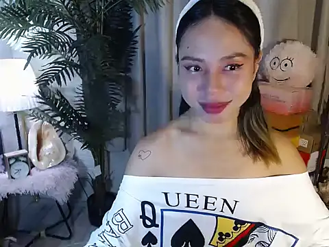 Super Hot BunnyXX online show from May 19, 2026, 11:49 am