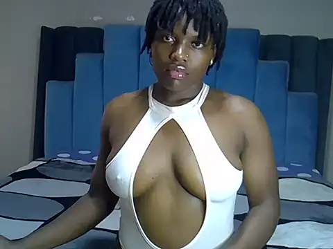 Snapshot of melanin_moon chatting on June 2, 2026, 1:13 pm melanin moon online show from June 2, 2026, 1:13 pm