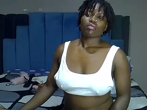 Snapshot of melanin_moon chatting on June 4, 2026, 2:45 pm melanin moon online show from June 4, 2026, 2:45 pm