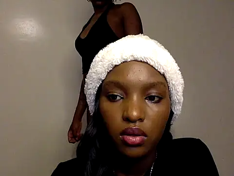 Sexy strawberina online show from May 27, 2026, 9:50 am