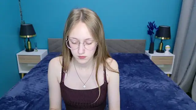 Calista Everleig online show from May 26, 2026, 5:58 am