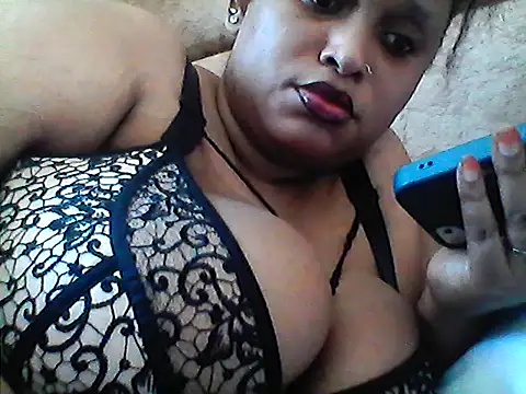 Pretty sandrah online show from May 21, 2026, 12:23 pm