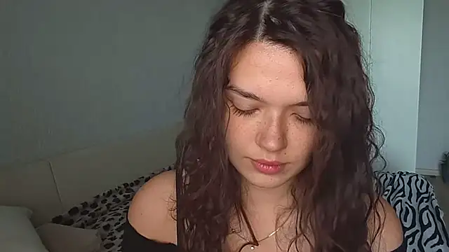 Vicki queen online show from June 27, 2026, 5:12 am