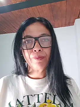 Scarlett Valnyx online show from May 27, 2026, 12:57 pm