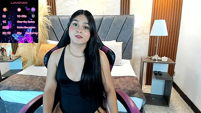 Snapshot of Sienna_lu chatting on July 11, 2026, 7:38 pm Sienna lu online show from July 11, 2026, 7:38 pm