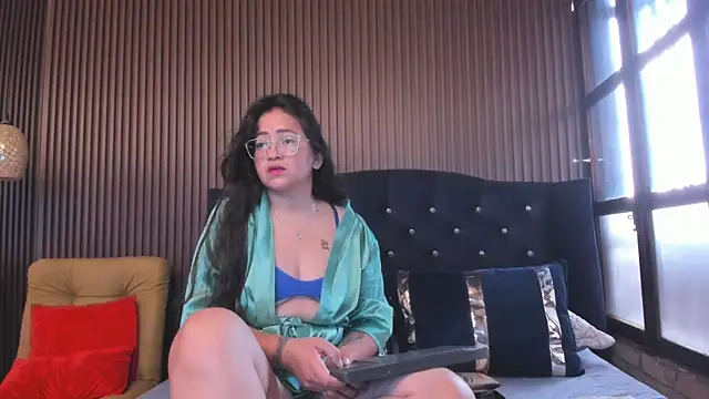 AlissBluumm online show from May 25, 2026, 7:31 pm