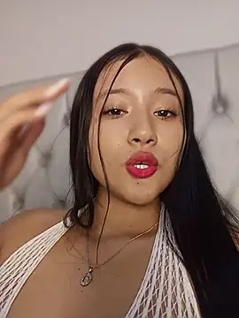Snapshot of amara_huxly chatting on July 13, 2026, 7:49 pm amara huxly online show from July 13, 2026, 7:49 pm