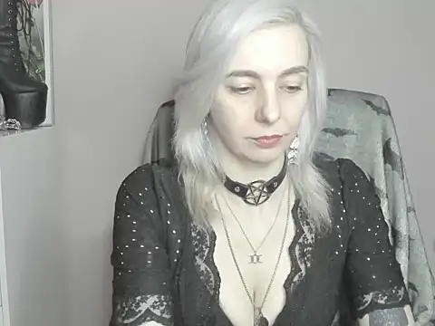 velvetanne online show from July 16, 2026, 6:41 am