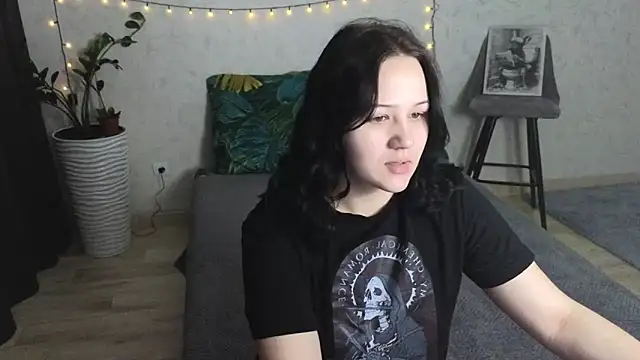 Tori cute online show from May 29, 2026, 12:41 am