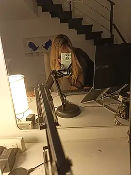 Ofeliafoxx online show from May 20, 2026, 7:47 am