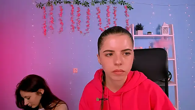 lyra desire online show from June 17, 2026, 6:42 pm