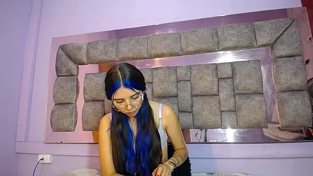 Kyomi Hunt online show from July 7, 2026, 4:26 am