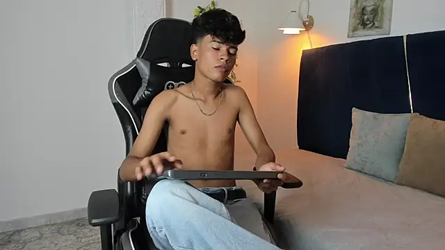 jacob cum23 online show from June 12, 2026, 5:23 pm