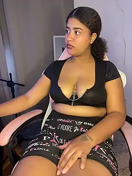  CURLY DOLL  online show from May 25, 2026, 6:25 pm