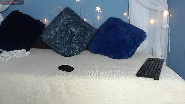 ayla-0 online show from May 26, 2026, 1:18 pm