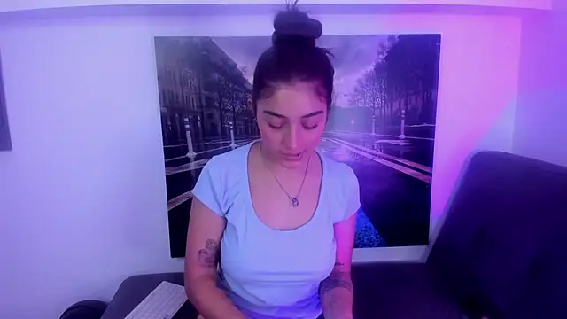Nina-Mars online show from May 21, 2026, 11:39 am