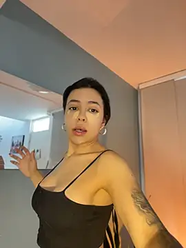 FERNANDAXX  online show from July 9, 2026, 1:26 pm