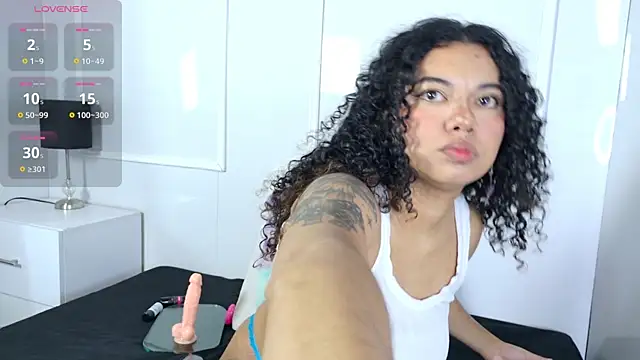 Snapshot of cloe_lovee chatting on May 22, 2026, 11:27 am cloe lovee online show from May 22, 2026, 11:27 am