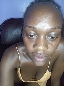 Snapshot of Paulahaze chatting on June 9, 2026, 9:26 pm Paulahaze online show from June 9, 2026, 9:26 pm