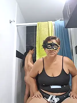 Snapshot of HOTANDSKINNY chatting on July 13, 2026, 11:13 am HOTANDSKINNY online show from July 13, 2026, 11:13 am