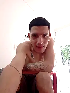 Snapshot of boy_max_latin chatting on July 15, 2026, 1:38 pm boy max latin online show from July 15, 2026, 1:38 pm