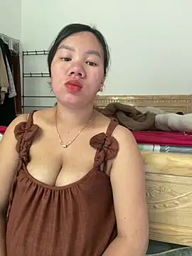 Snapshot of Suki-love chatting on July 14, 2026, 5:45 am Suki-love online show from July 14, 2026, 5:45 am