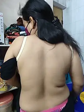 shalini gupta05 online show from June 20, 2026, 4:32 pm