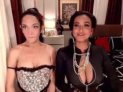 ScarlethXAviona online show from May 22, 2026, 6:57 pm