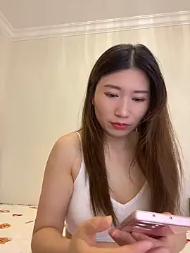 qiuqiu 018 online show from May 28, 2026, 11:02 pm