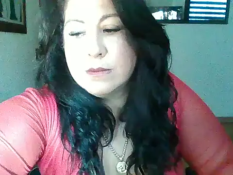 CurvyFireLatina online show from May 27, 2026, 1:52 pm