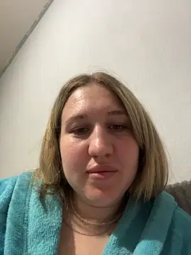 MarieHeartt online show from May 27, 2026, 5:32 pm