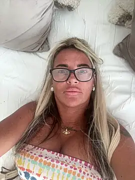 hotmilf66 online show from May 31, 2026, 8:54 pm
