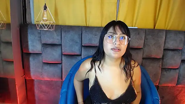 Girl Scarlett  online show from May 24, 2026, 11:37 am