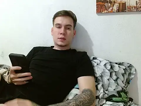 magicfantasy77 online show from June 15, 2026, 7:38 pm