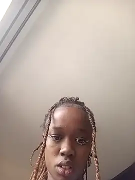 Snapshot of Dark_chocolatepythia chatting on August 6, 2026, 9:11 am Dark chocolatepythia online show from August 6, 2026, 9:11 am