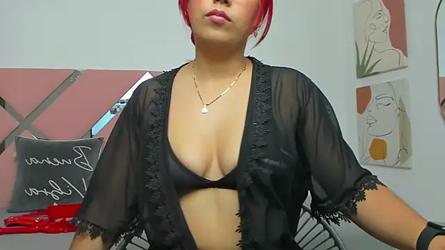 queenjuliee online show from May 23, 2026, 7:07 pm