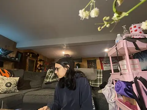 B4BYJINX online show from May 26, 2026, 3:52 pm