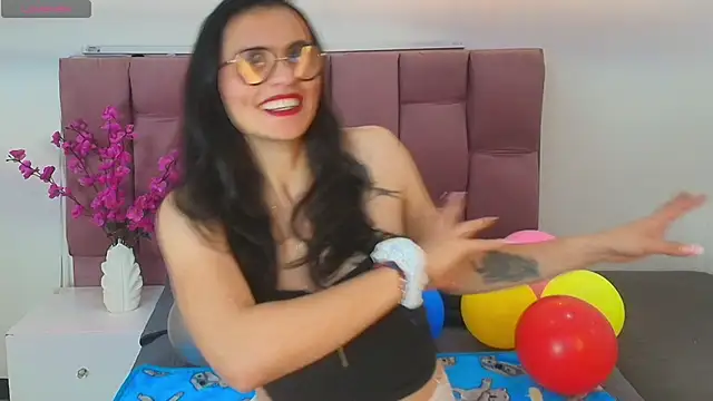 Afroditta Rosse online show from May 29, 2026, 8:51 pm