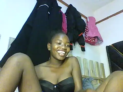 aliana082169 online show from May 22, 2026, 6:53 am