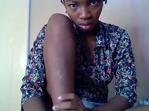 aliana082169 online show from July 14, 2026, 4:39 am
