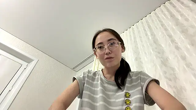 VickieTrudo online show from July 1, 2026, 9:14 pm