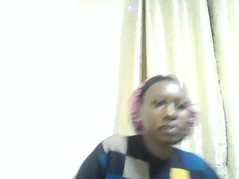 Cutezipora online show from June 1, 2026, 1:13 pm