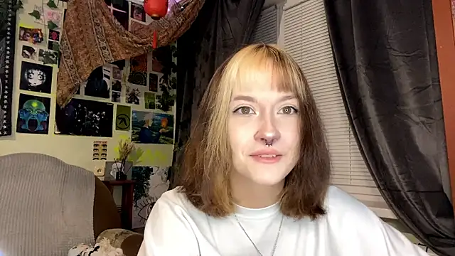 YourFavoriteAltgirl online show from May 31, 2026, 10:33 pm