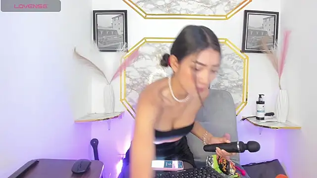 jaulyn 18   online show from June 9, 2026, 6:41 pm