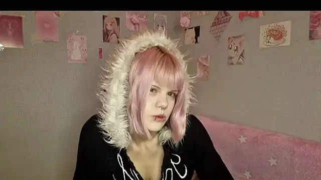 VelvetAlice online show from July 7, 2026, 8:57 pm